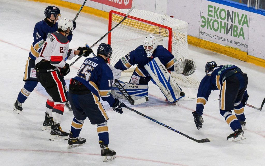 МКХ «Калуга» начал плей-офф с уверенной победы