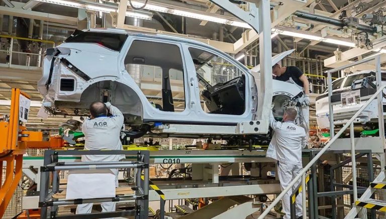 Калужский автопром укрепляет позиции: Tenet вошёл в топ-3 по продажам новых автомобилей в России