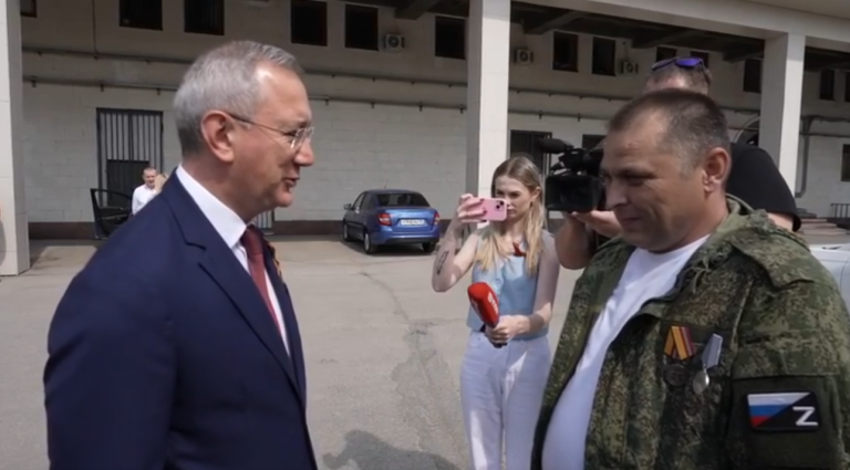 Губернатор Калужской области передал ветерану СВО Александру Петрову автомобиль с ручным управлением